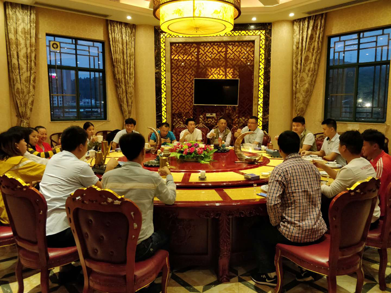 齊心協(xié)力，為公司的未來再創(chuàng)輝煌！
