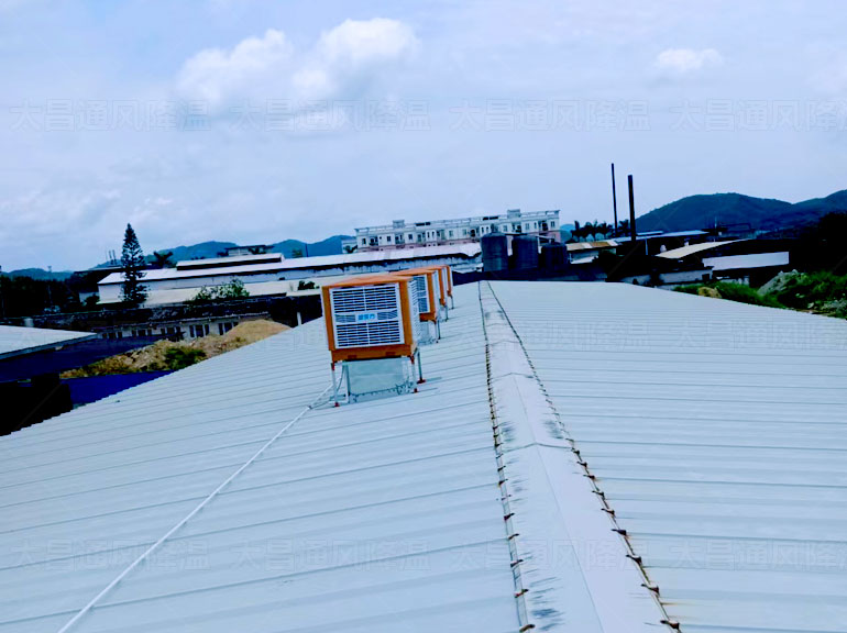 讓車間清涼一夏的降溫設(shè)備潤東方工業(yè)冷風(fēng)機